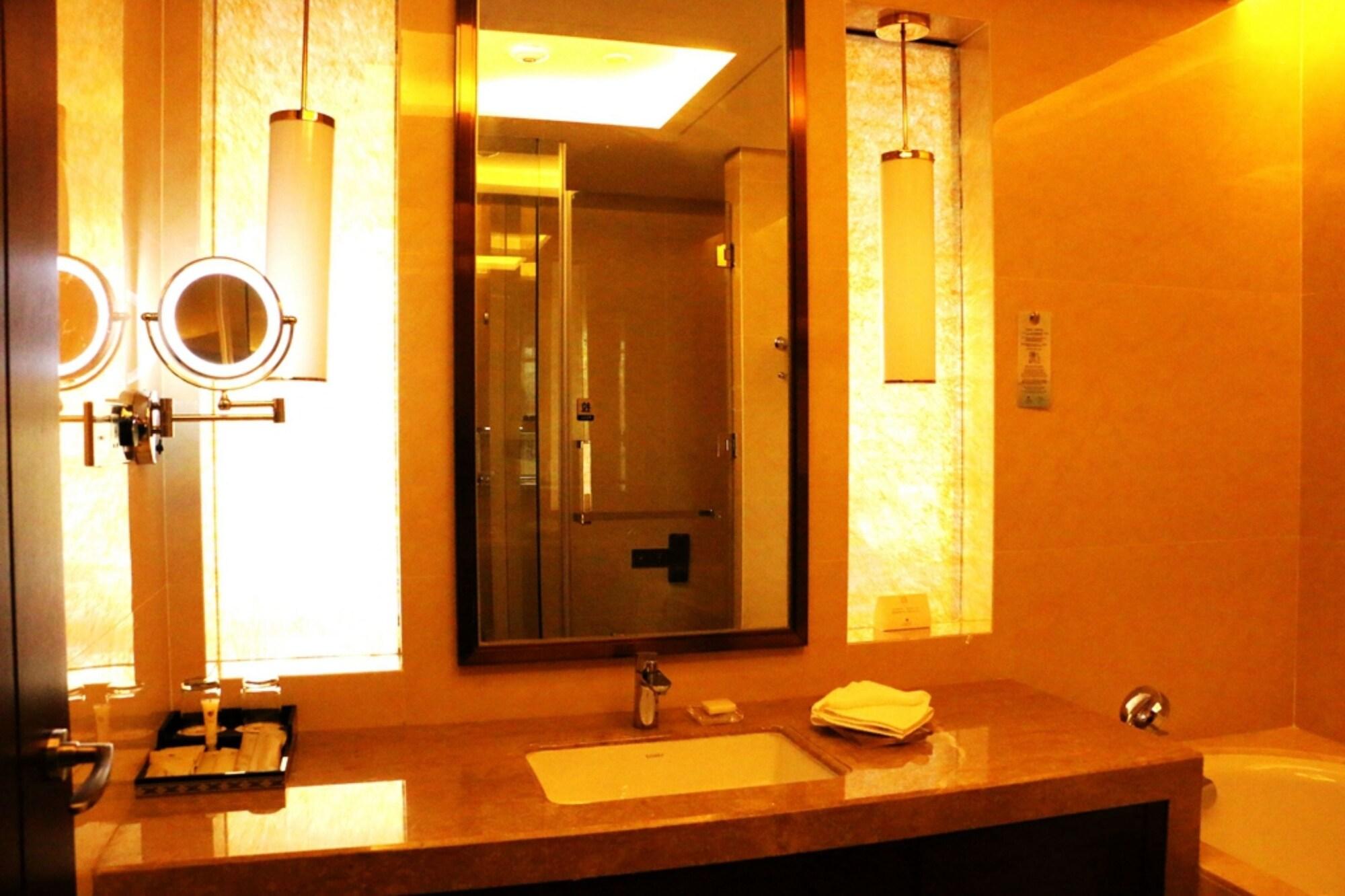New Century Grand Hotel Сиан Екстериор снимка